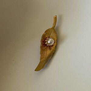 Gold Leaf Brooch with Pearl Accent